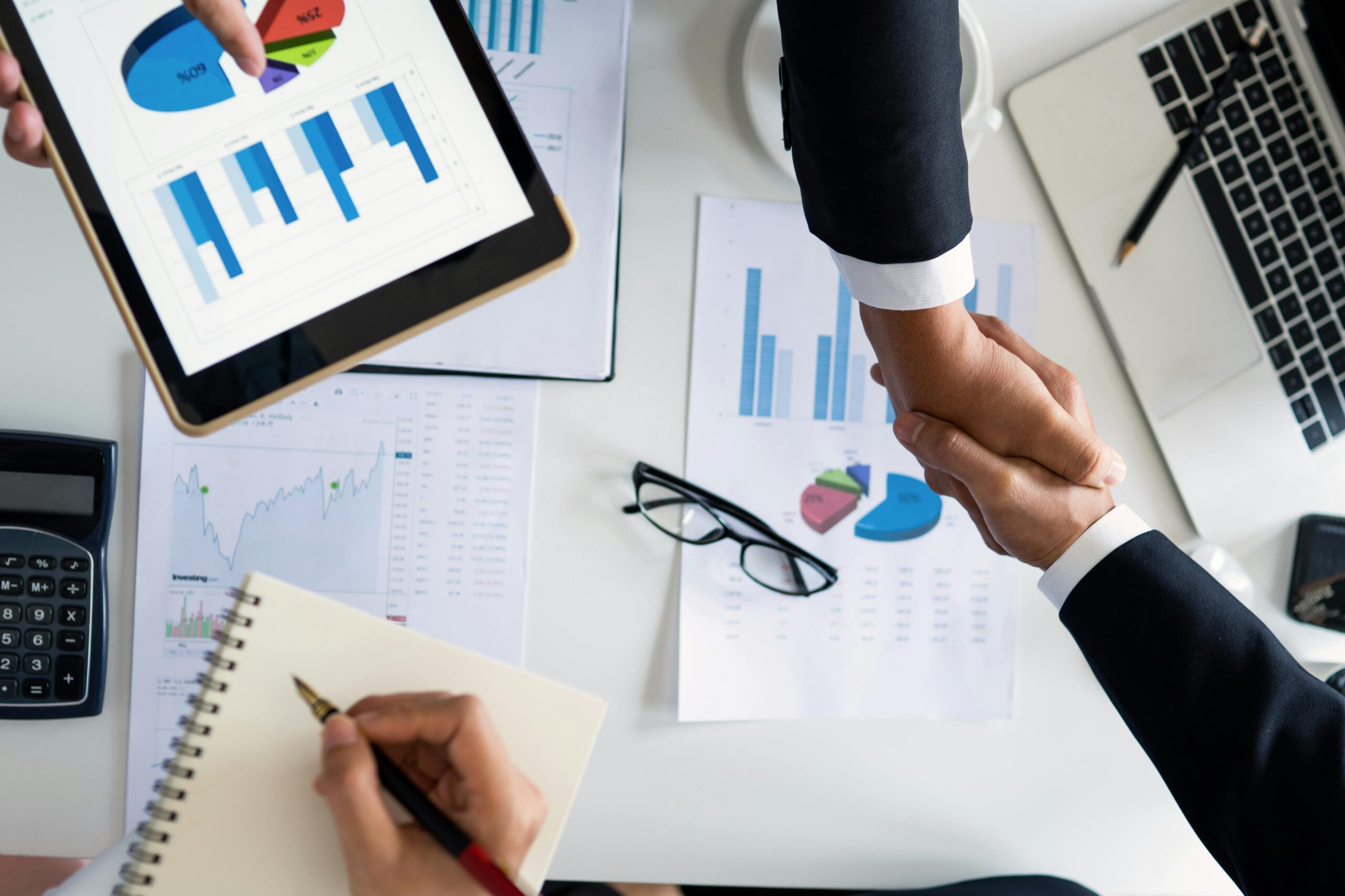 Do I Need a Virtual CFO or a Bookkeeper?